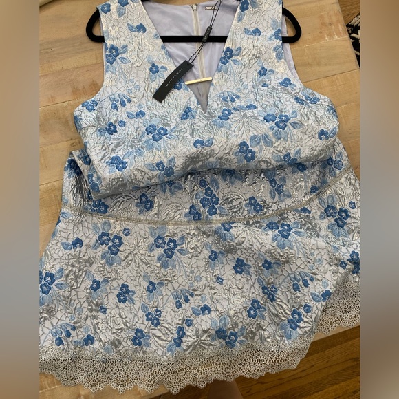 Elie Tahari ARIANNA Dress light Blue metallic eyelet lace Silver babydoll NWT - Picture 1 of 15